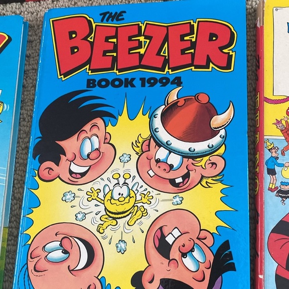 VTG Bundle of 5 Hardcover Collectibles from the UK - Picture 4 of 9